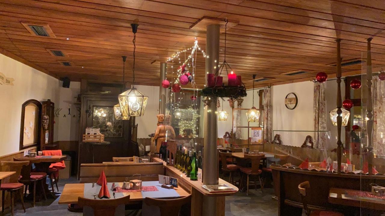 Gasthaus Zum Hirschen ชเตาเฟิน เอม บรายสเกา ภายนอก รูปภาพ
