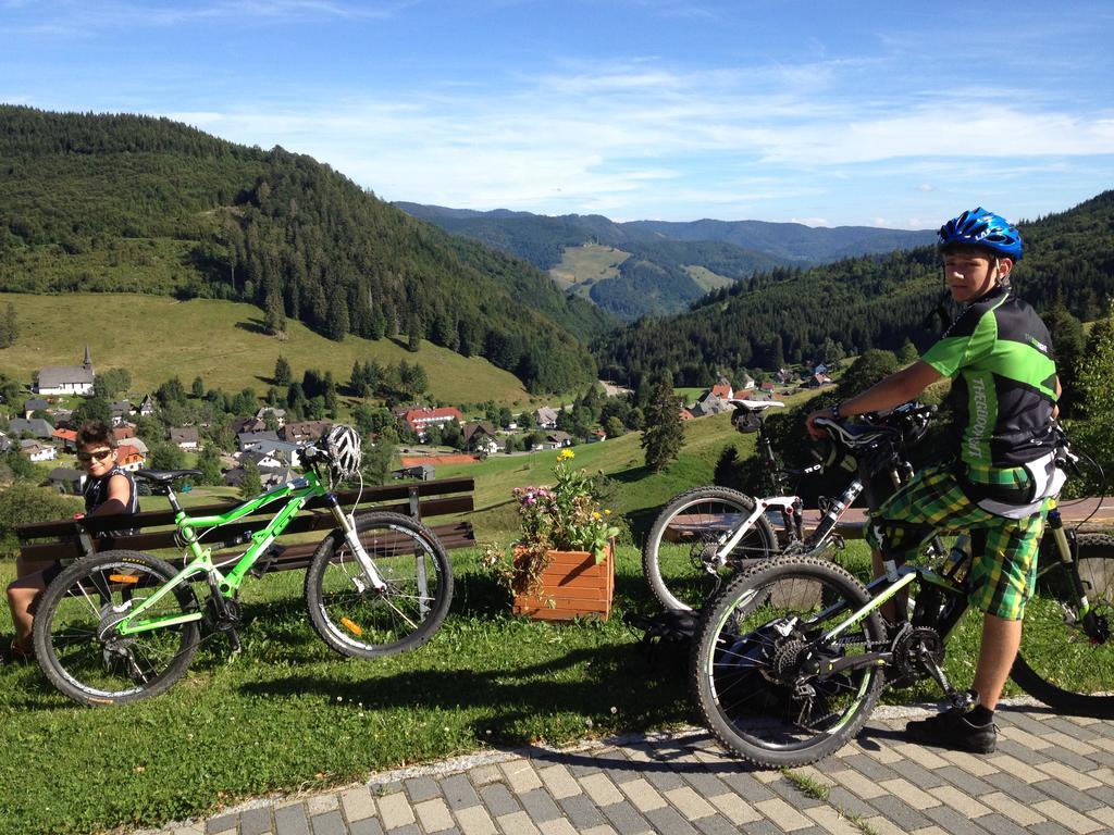 Gasthaus Zum Hirschen ชเตาเฟิน เอม บรายสเกา ภายนอก รูปภาพ