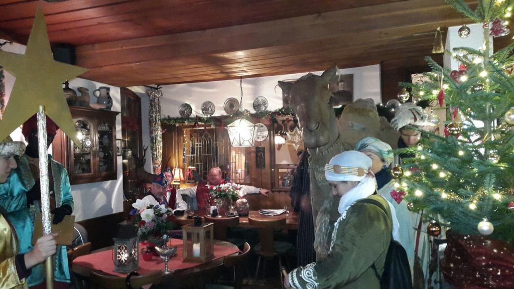 Gasthaus Zum Hirschen ชเตาเฟิน เอม บรายสเกา ภายนอก รูปภาพ